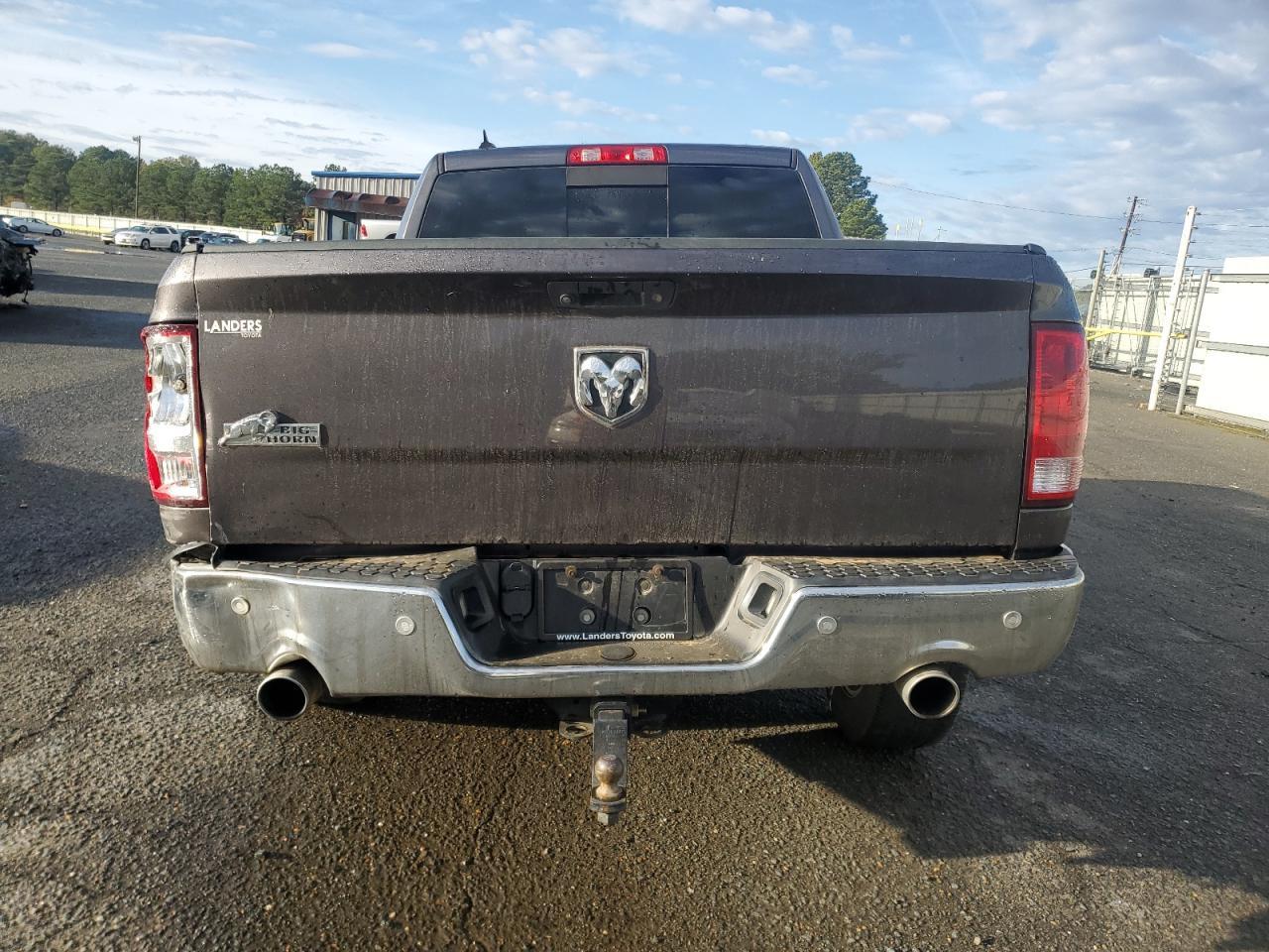 2017 RAM 1500 SLT - Image 6