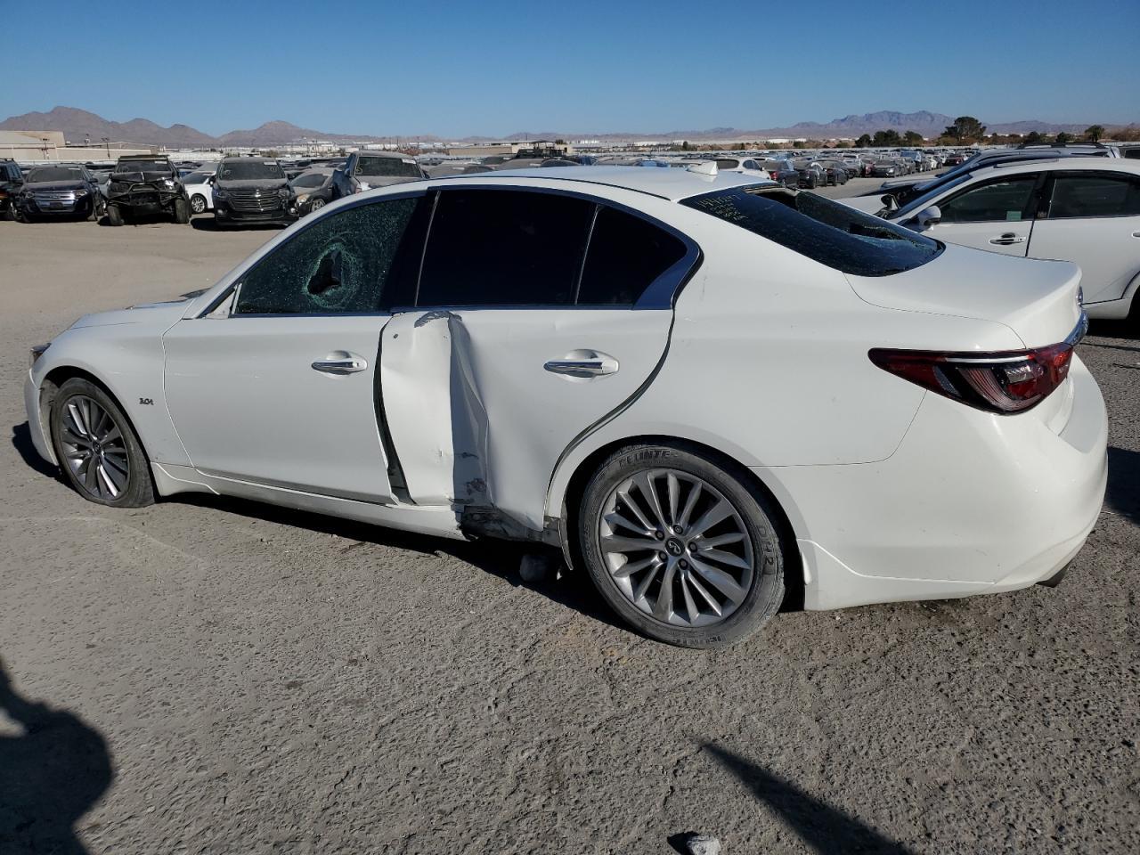 2018 INFINITI Q50 LUXE - Image 2