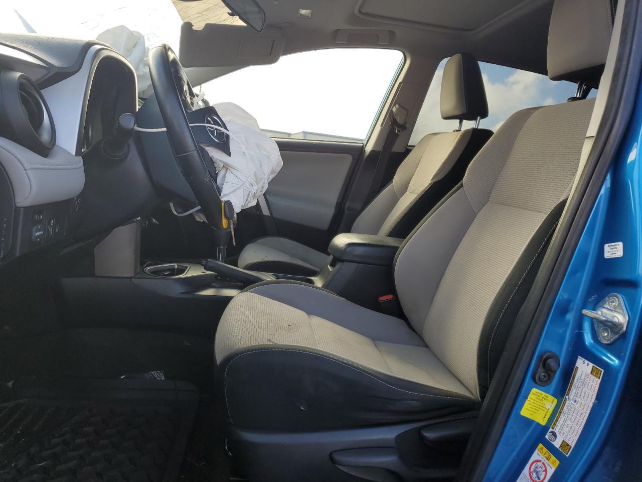 2017 TOYOTA RAV4 XLE - Image 7