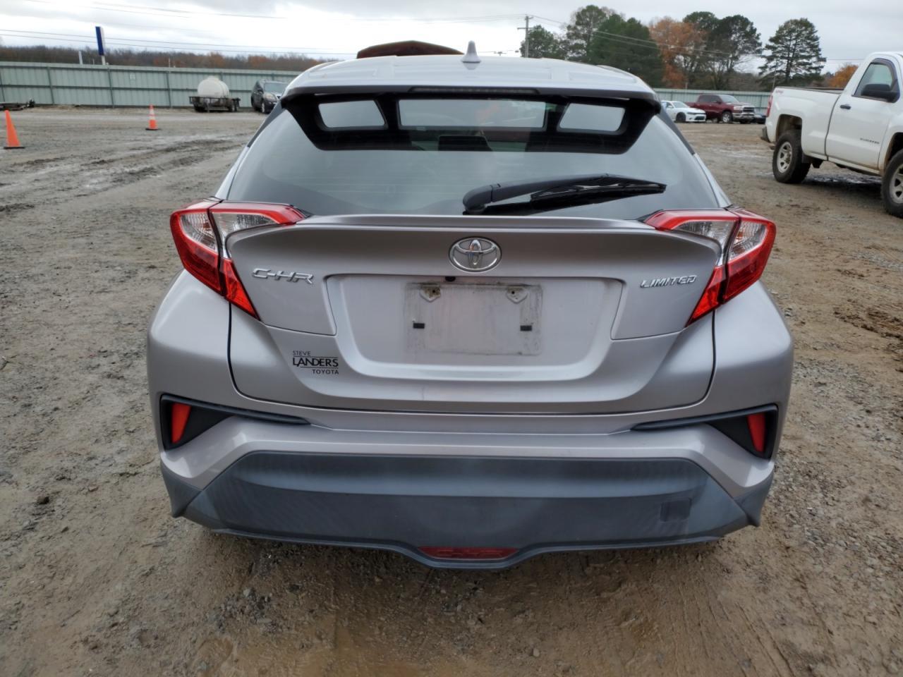 2019 TOYOTA C-HR XLE - Image 6