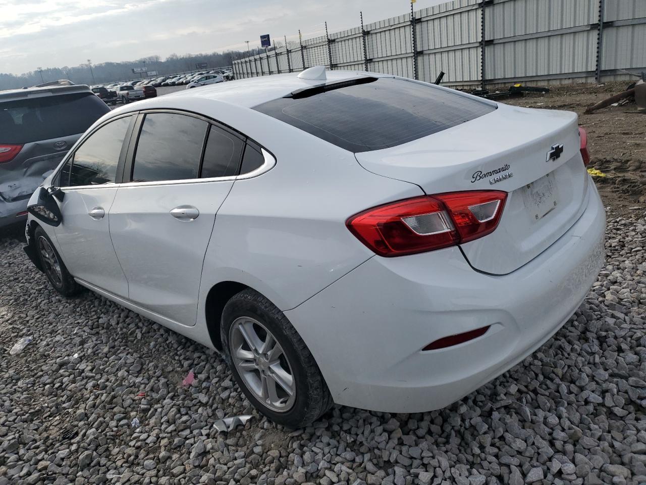 2017 CHEVROLET CRUZE LT - Фото 2