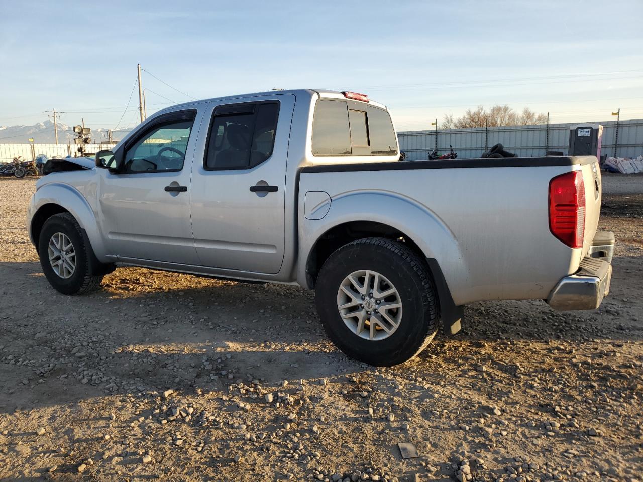 2019 NISSAN FRONTIER S - Фото 2