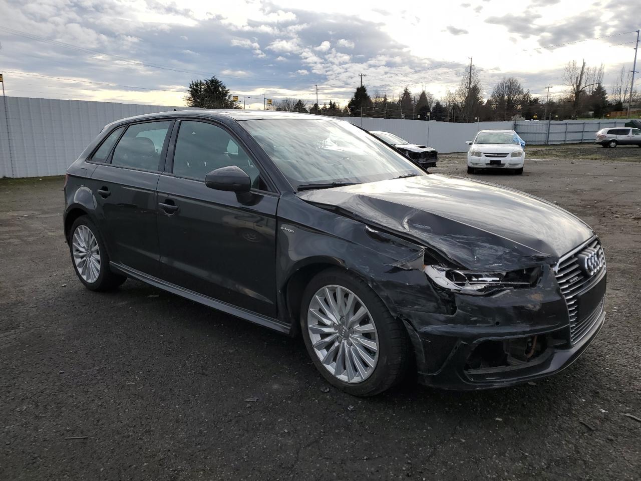2016 AUDI A3 E-TRON - Фото 4