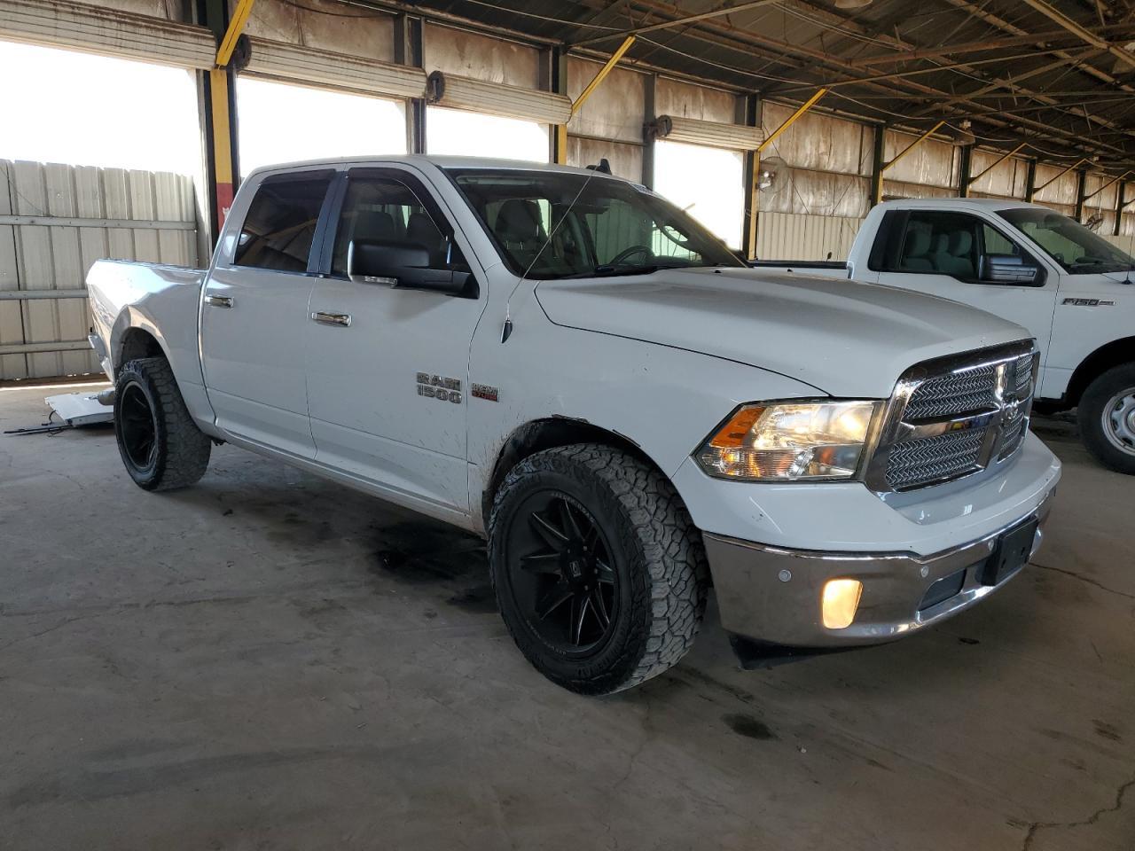 2017 RAM 1500 SLT - Фото 4