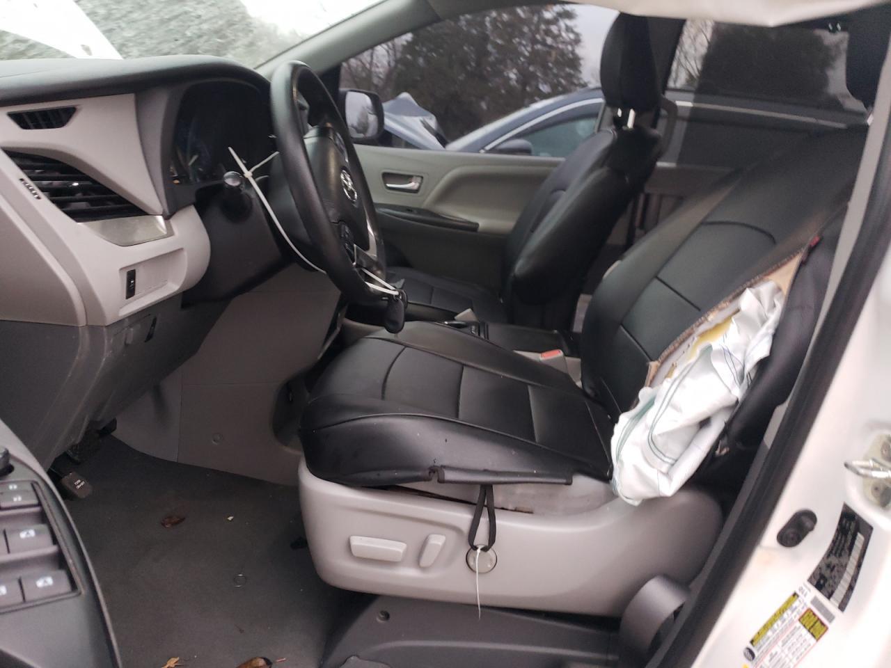 2020 TOYOTA SIENNA LE - Image 7