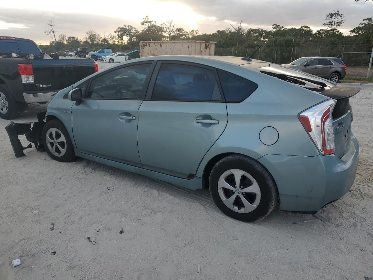 2015 TOYOTA PRIUS - Фото 2