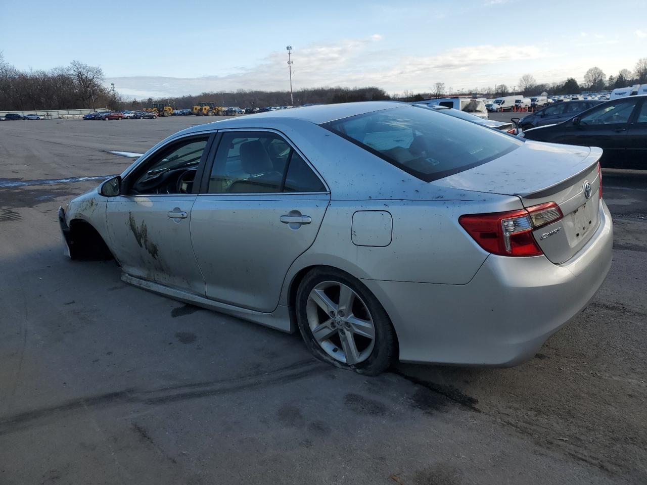 2012 TOYOTA CAMRY BASE - Фото 2