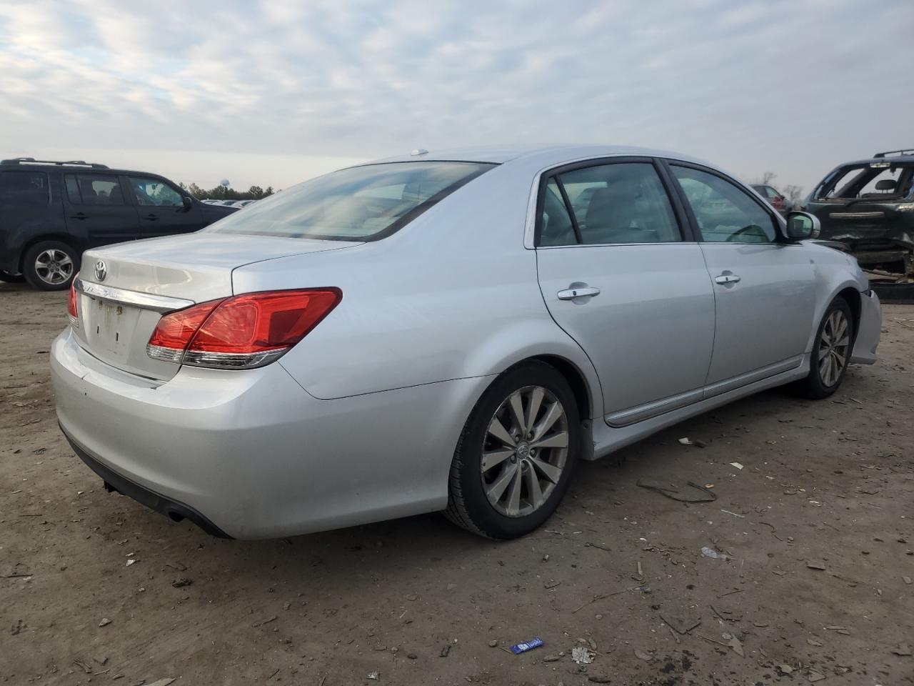 2011 TOYOTA AVALON BAS - Фото 3