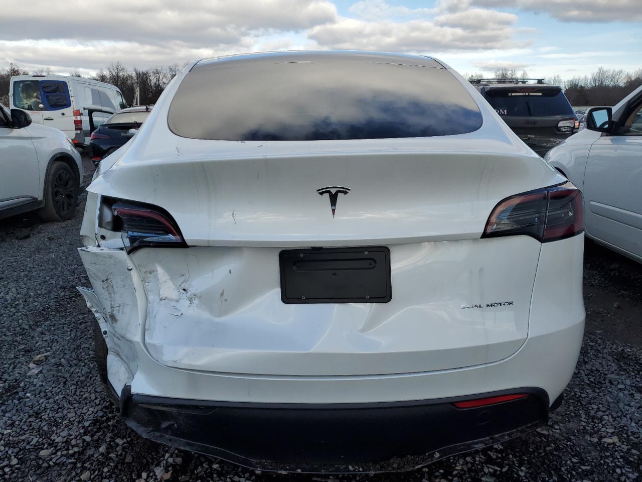 2024 TESLA MODEL Y - Image 6