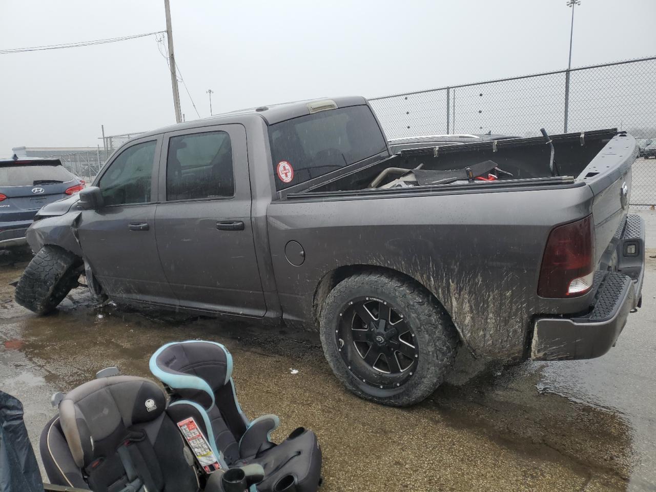 2014 RAM 1500 ST - Фото 2
