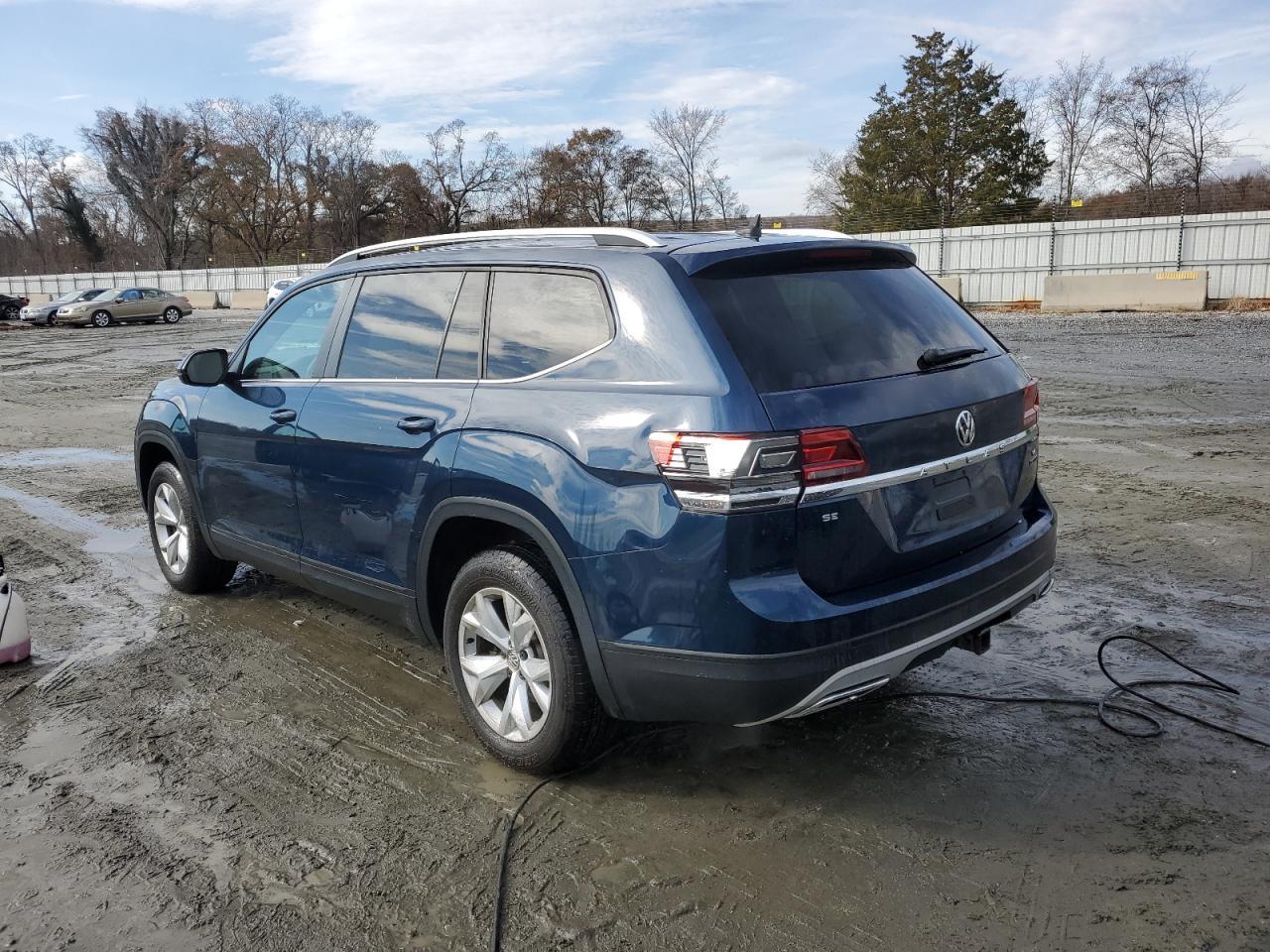 2018 VOLKSWAGEN ATLAS SE - Image 2