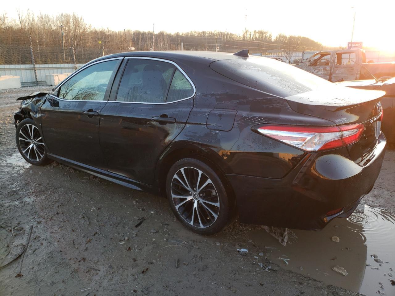 2020 TOYOTA CAMRY SE - Image 2