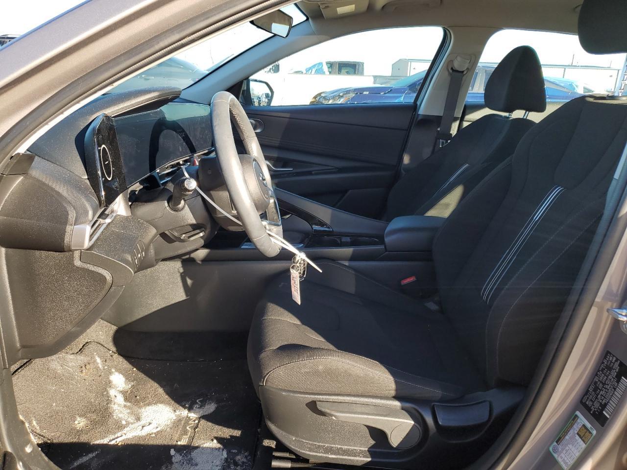 2023 HYUNDAI ELANTRA SE - Image 7