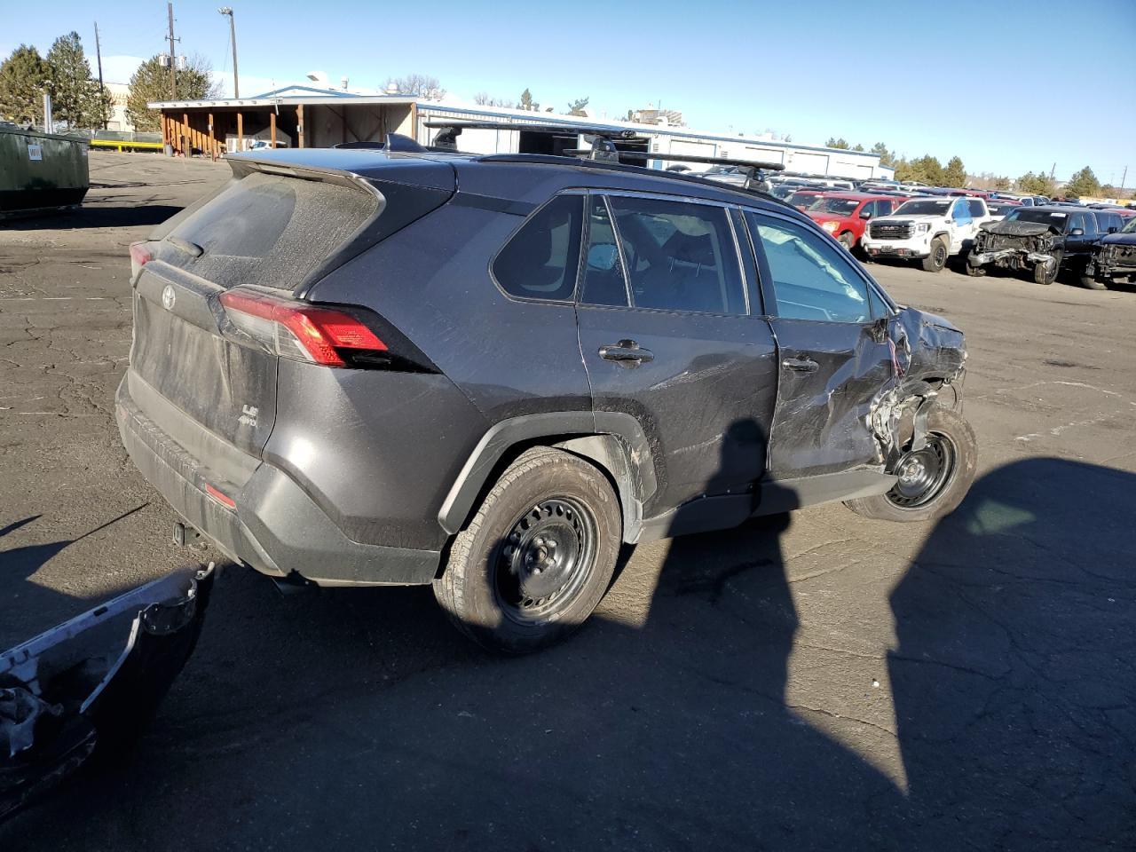 2021 TOYOTA RAV4 LE - Фото 3