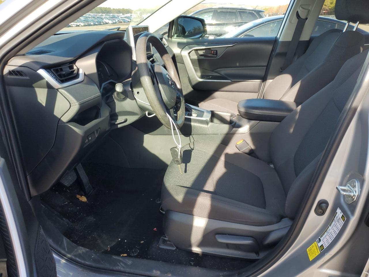 2023 TOYOTA RAV4 LE - Фото 7