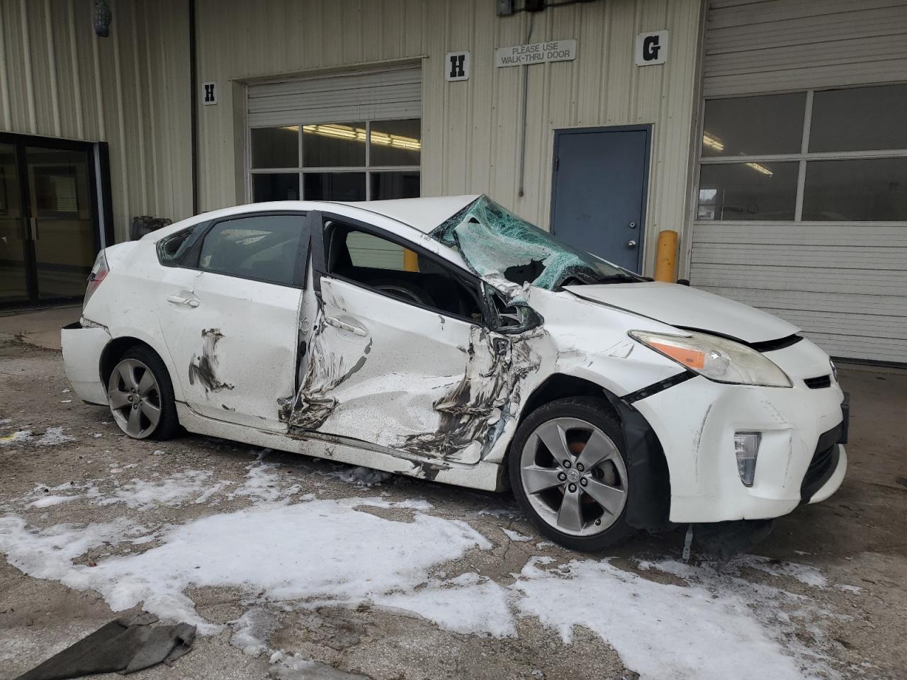 2013 TOYOTA PRIUS - Фото 4