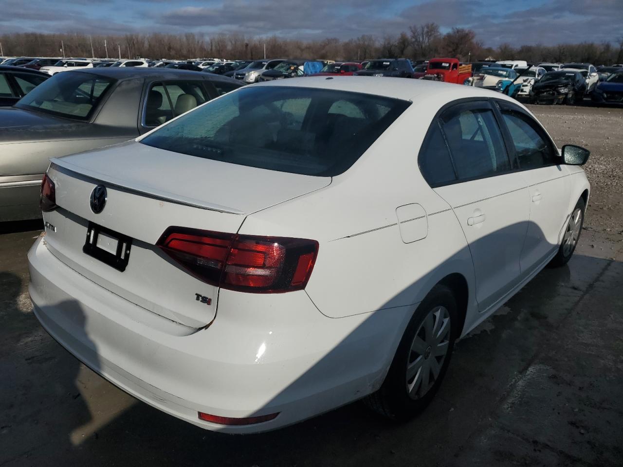 2016 VOLKSWAGEN JETTA S - Image 3