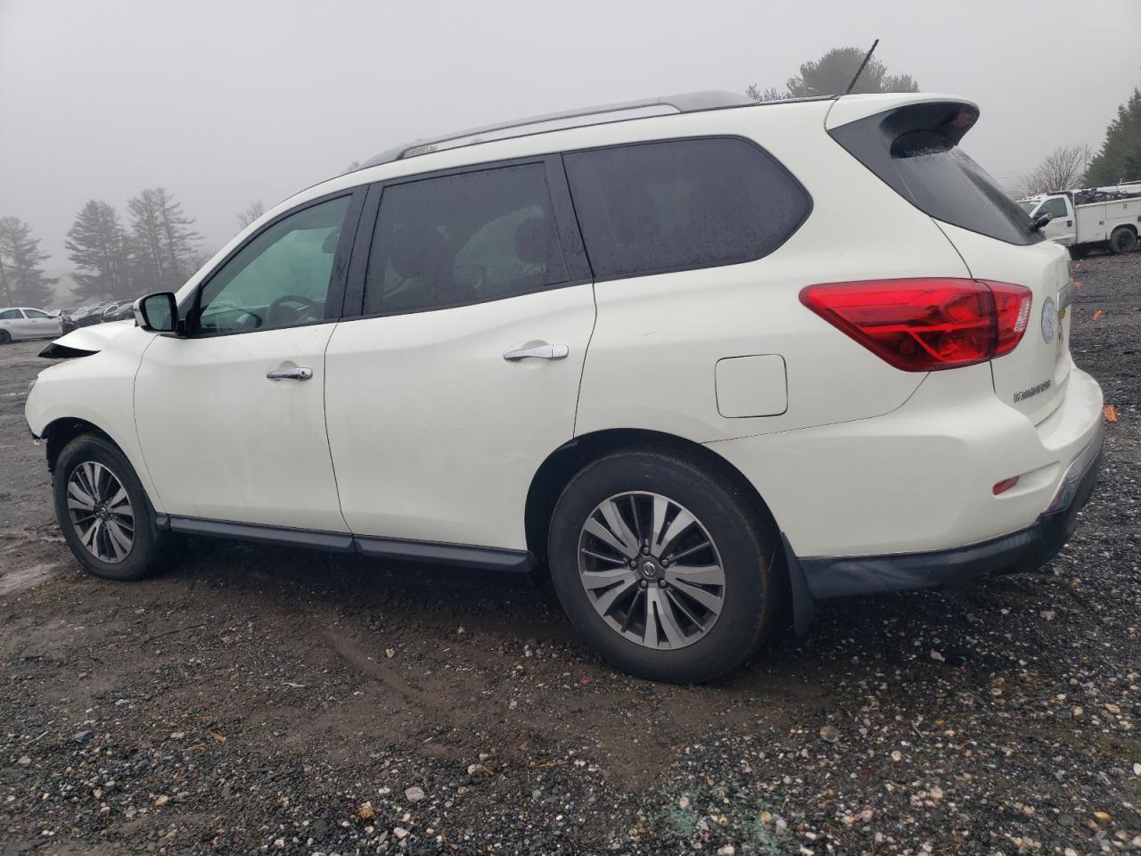 2017 NISSAN PATHFINDER - Image 2