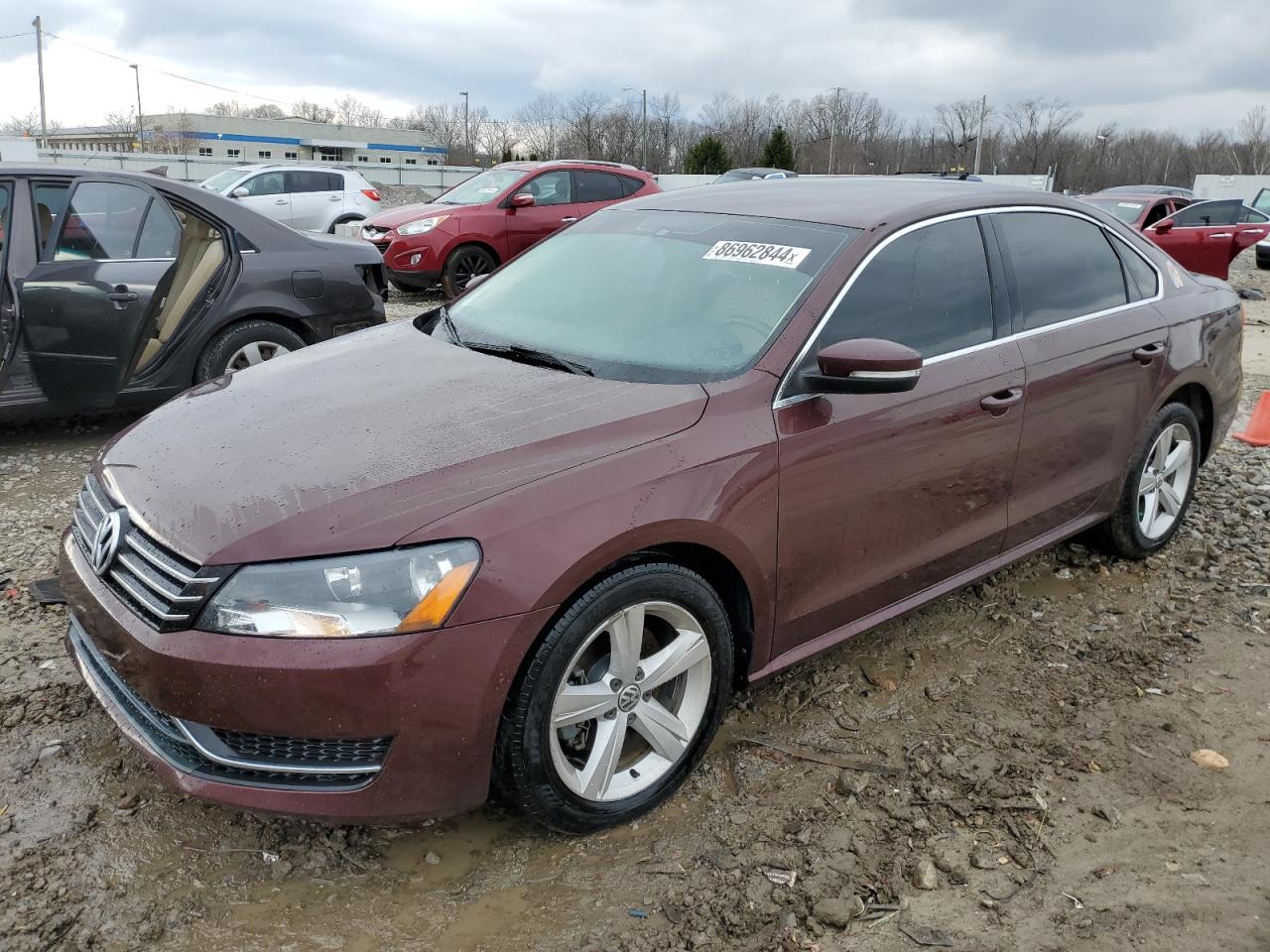 2013 VOLKSWAGEN PASSAT SE