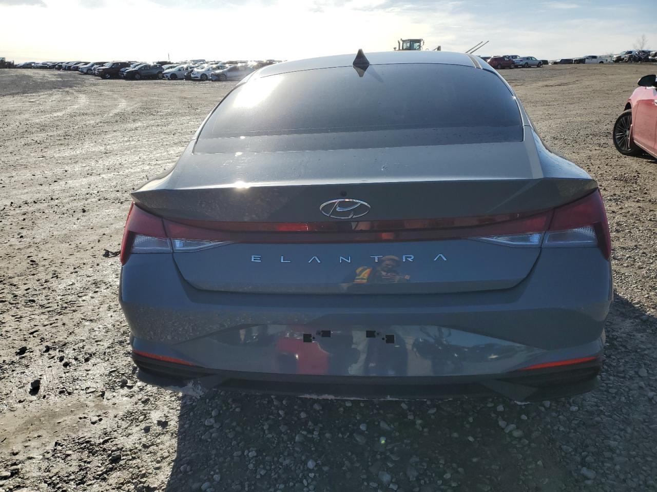 2022 HYUNDAI ELANTRA SE - Фото 6