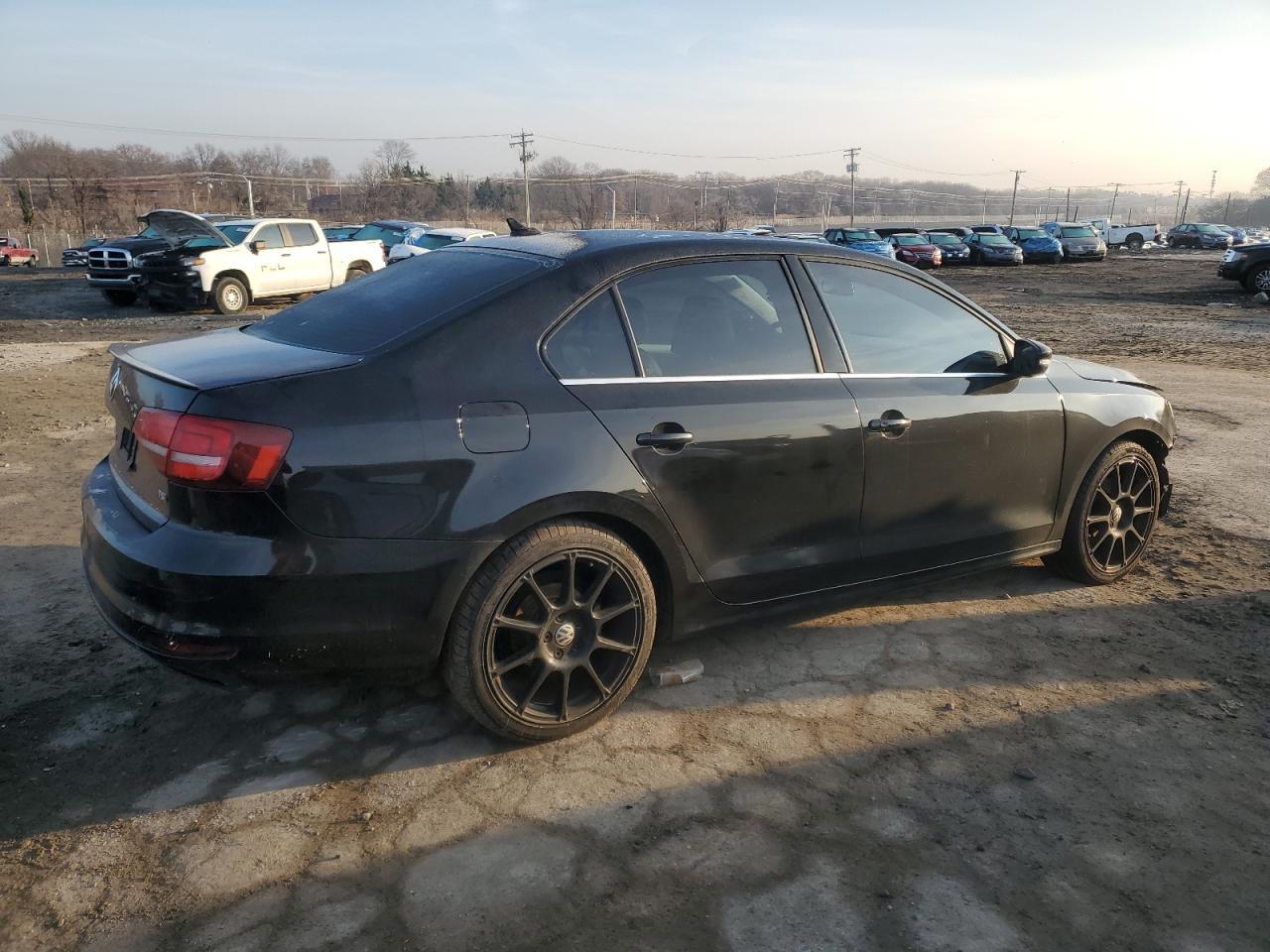 2017 VOLKSWAGEN JETTA SE - Image 3