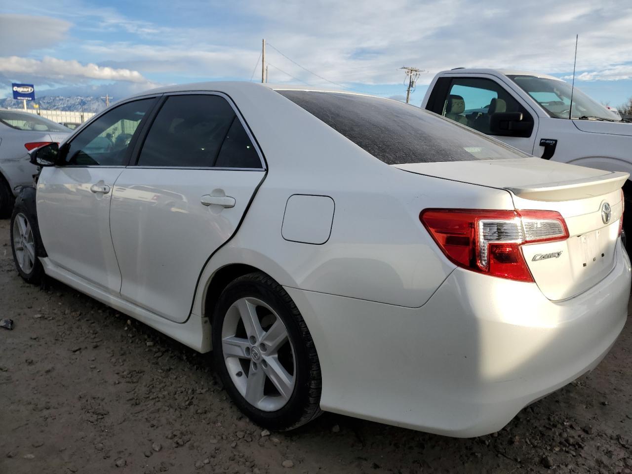 2014 TOYOTA CAMRY L - Image 2