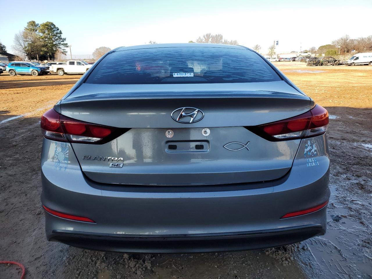 2018 HYUNDAI ELANTRA SE - Фото 6