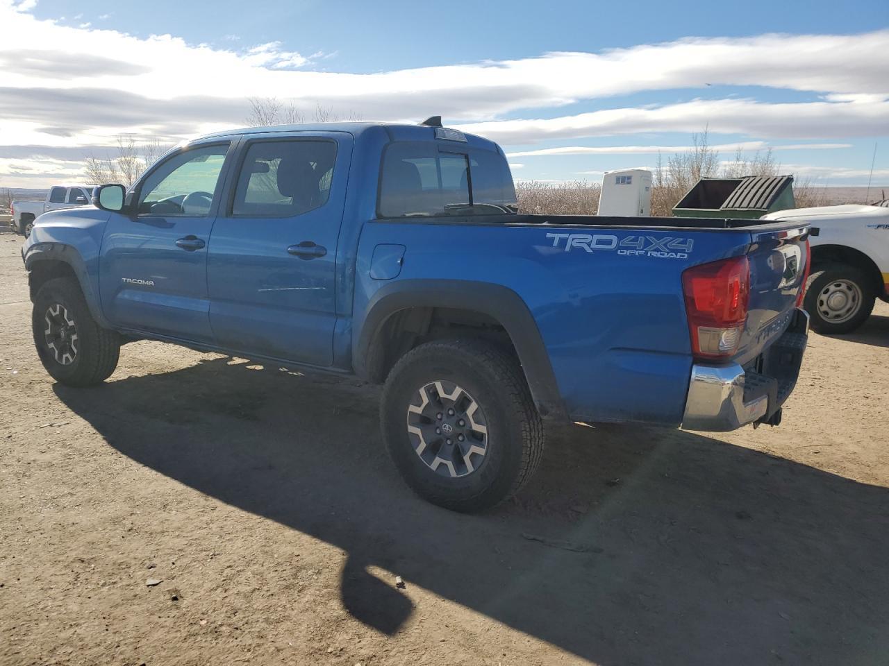2017 TOYOTA TACOMA DOU - Фото 2