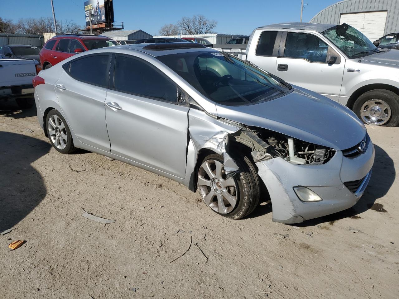 2013 HYUNDAI ELANTRA GL - Image 4