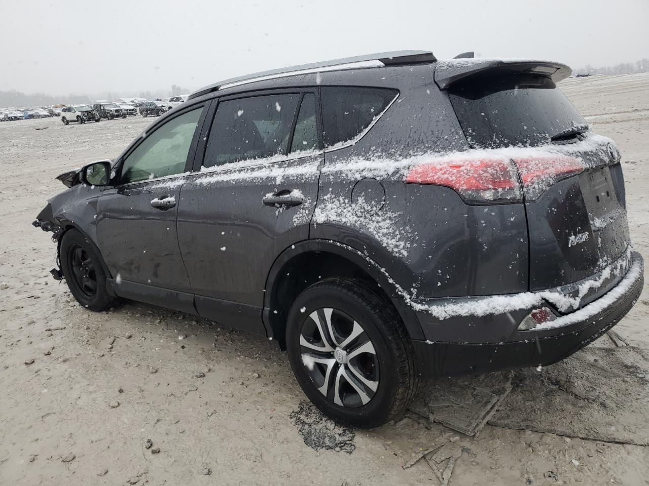 2017 TOYOTA RAV4 LE - Фото 2