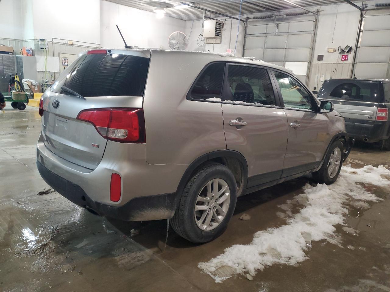 2014 KIA SORENTO LX - Фото 3