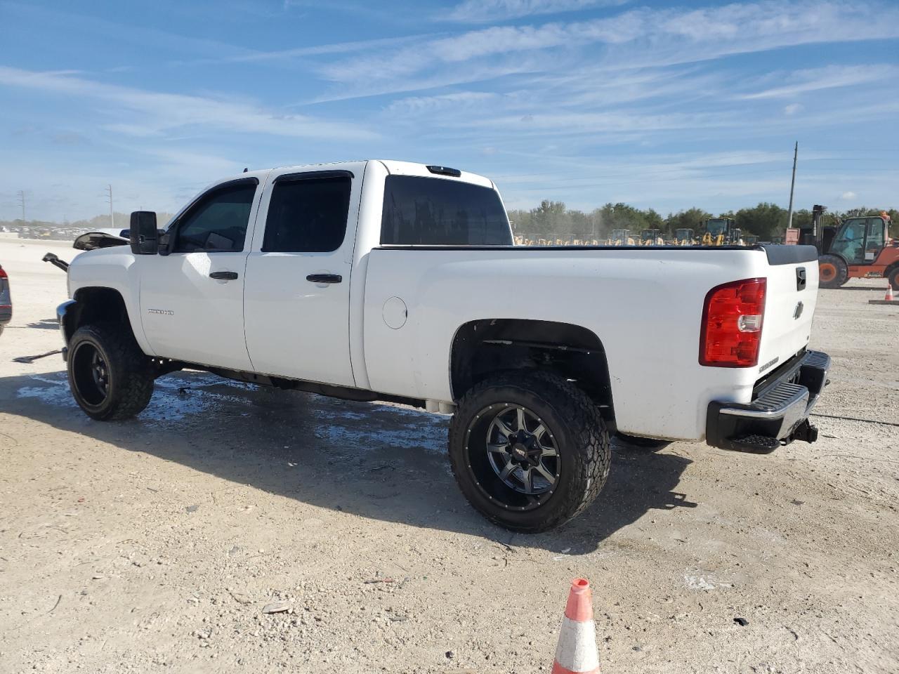 2013 CHEVROLET SILVERADO - Фото 2