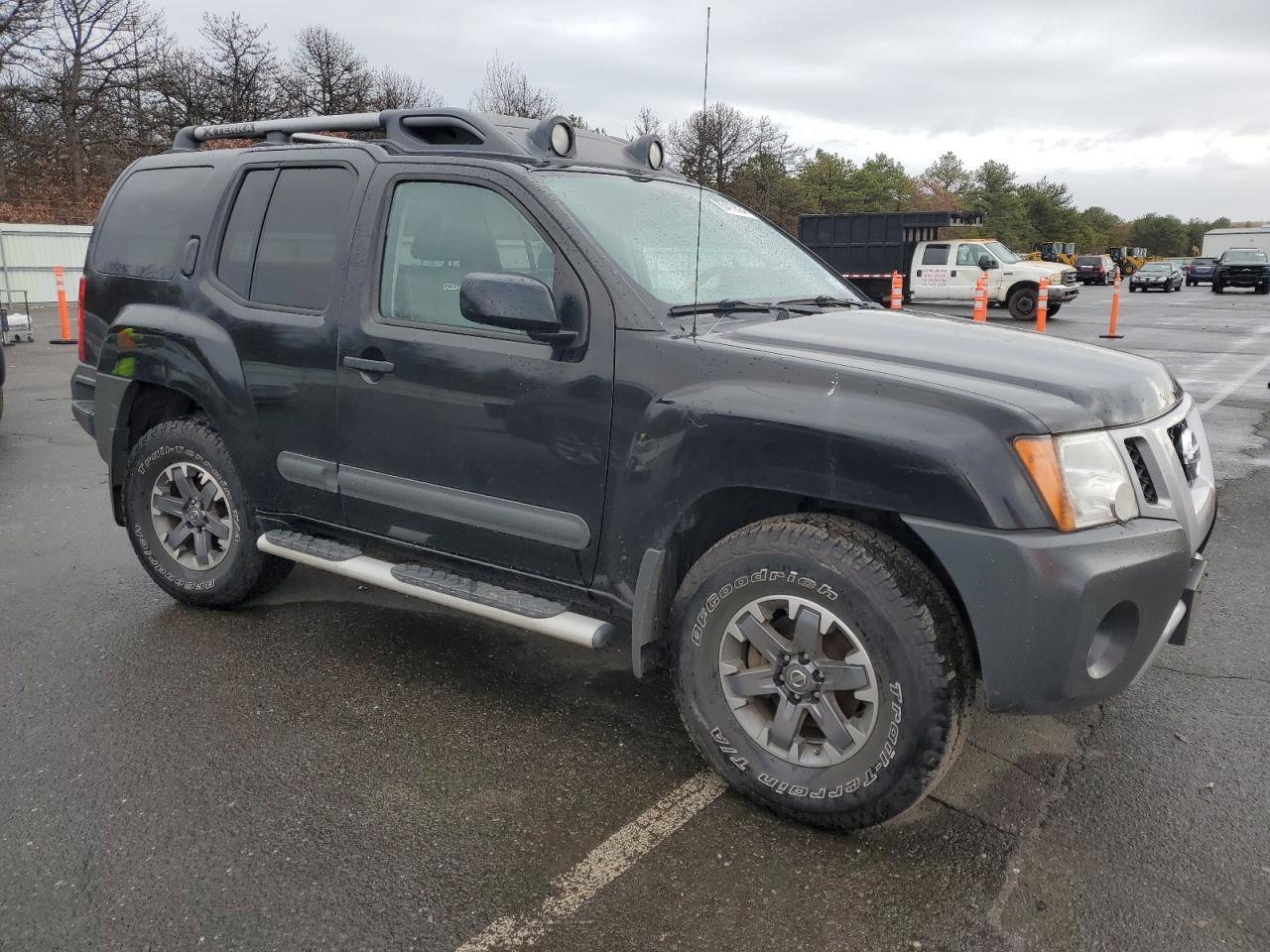 2014 NISSAN XTERRA X - Фото 4