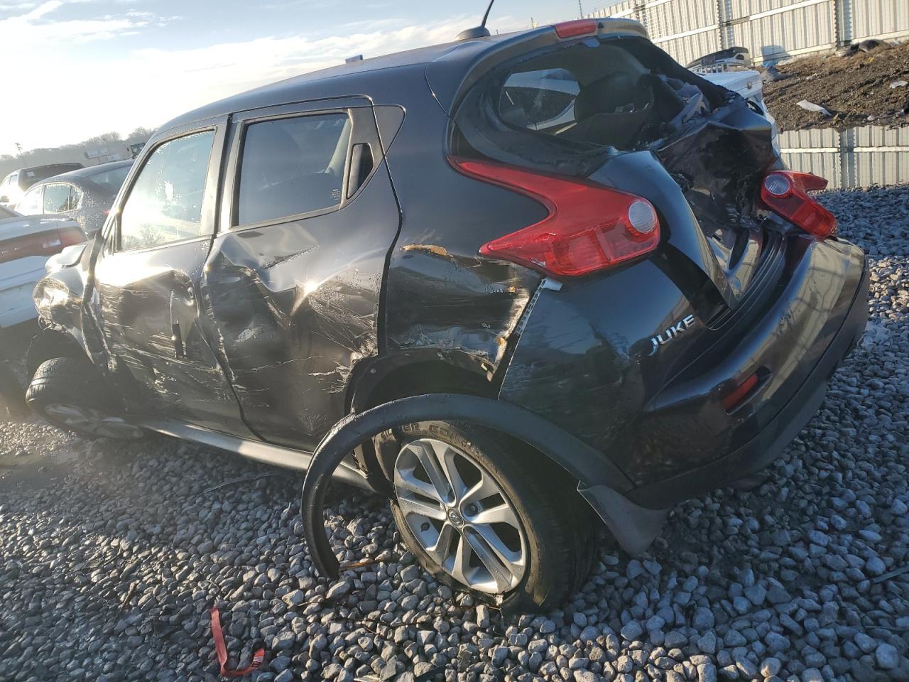 2011 NISSAN JUKE S - Фото 2