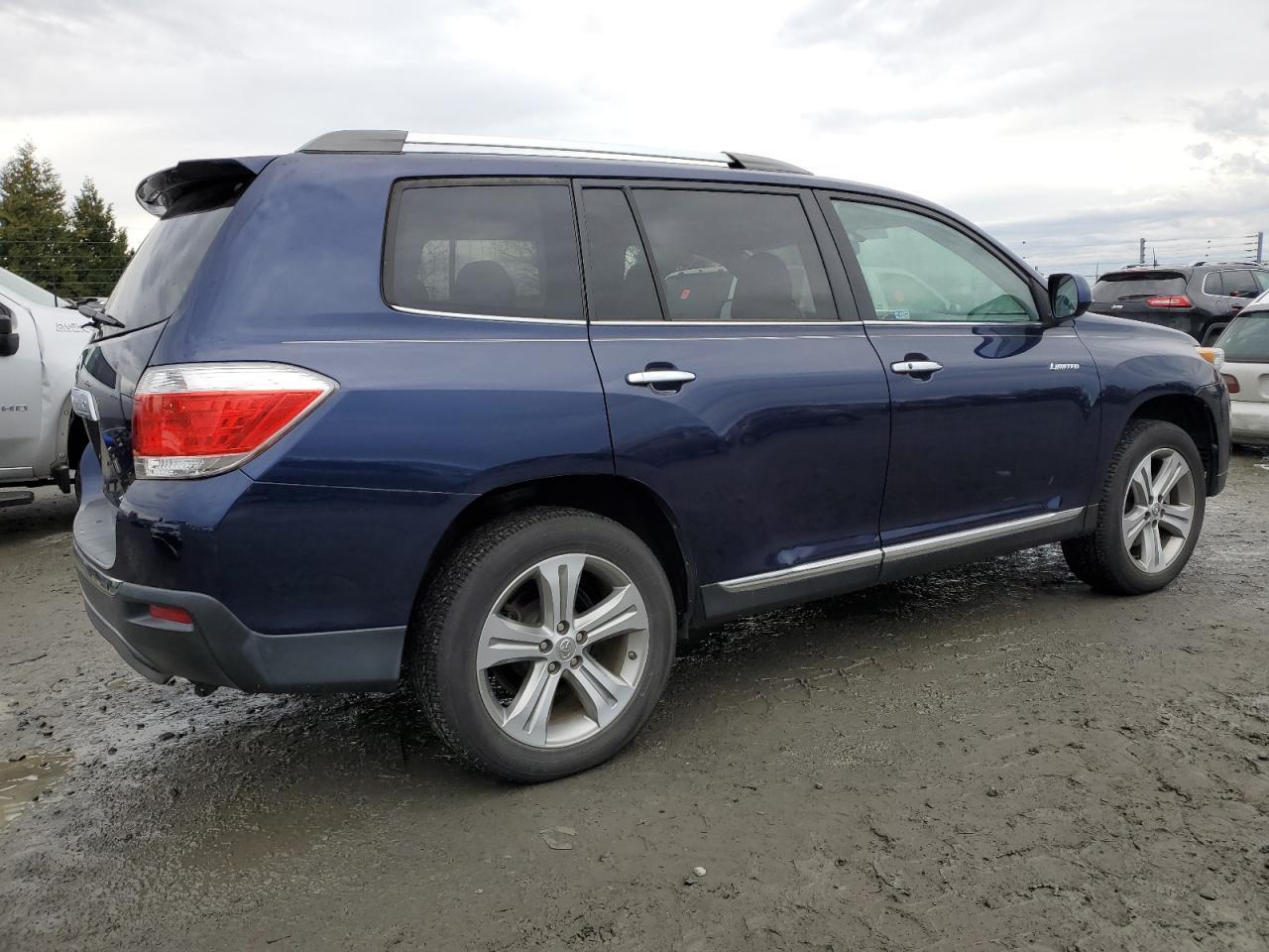 2011 TOYOTA HIGHLANDER - Image 3