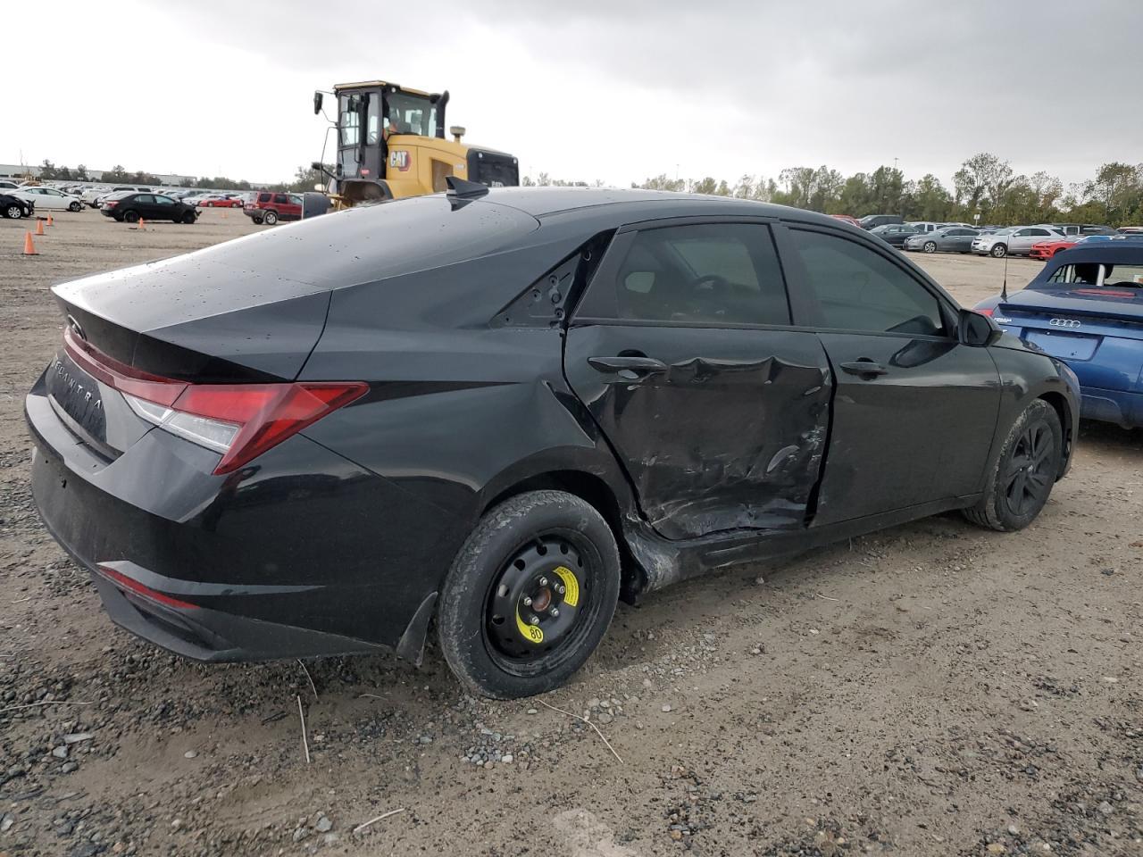 2023 HYUNDAI ELANTRA SE - Image 3