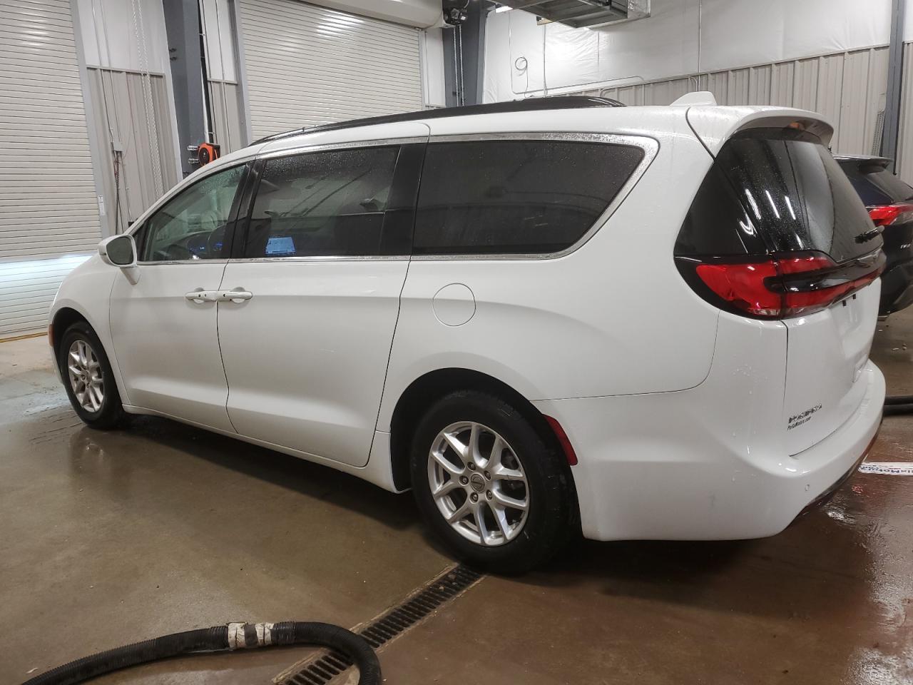 2022 CHRYSLER PACIFICA T - Image 2