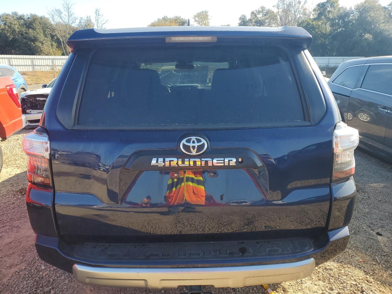 2019 TOYOTA 4RUNNER SR - Image 6