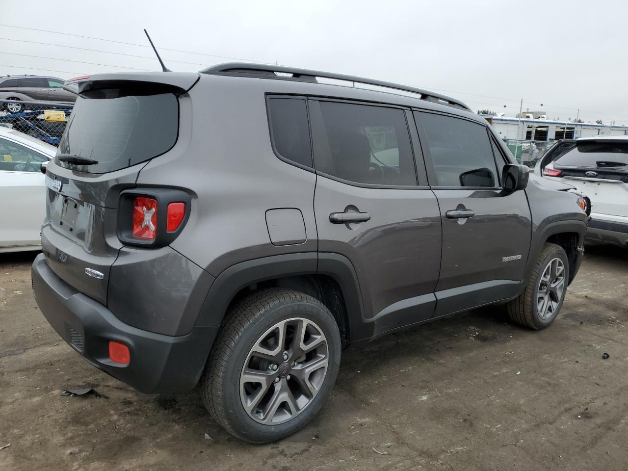 2017 JEEP RENEGADE L - Image 3