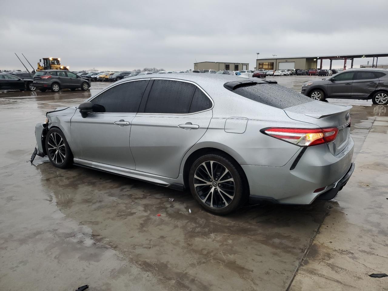 2020 TOYOTA CAMRY SE - Image 2