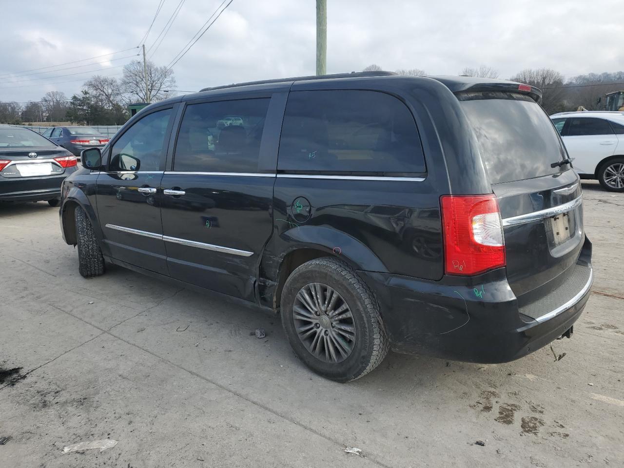 2014 CHRYSLER TOWN & COU - Image 2