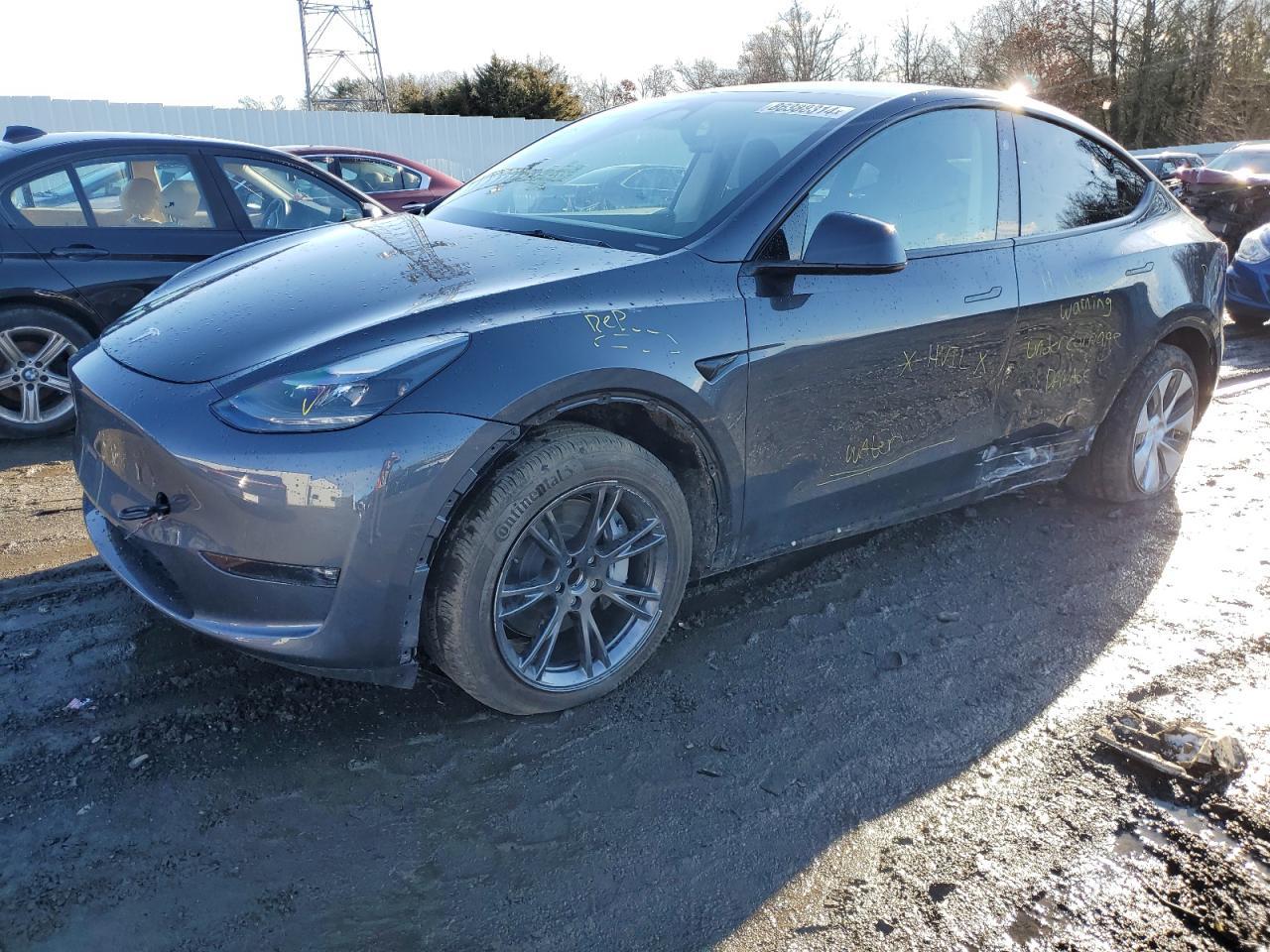 2024 TESLA MODEL Y