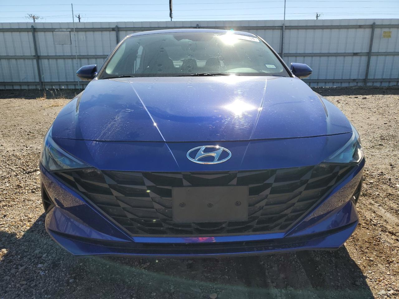 2023 HYUNDAI ELANTRA SE - Image 5