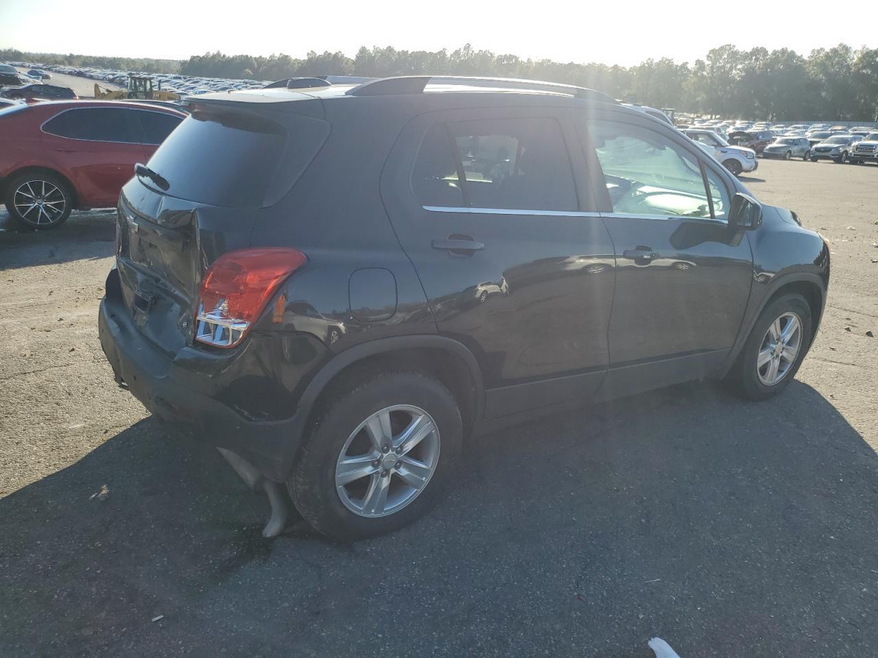2015 CHEVROLET TRAX 1LT - Image 3