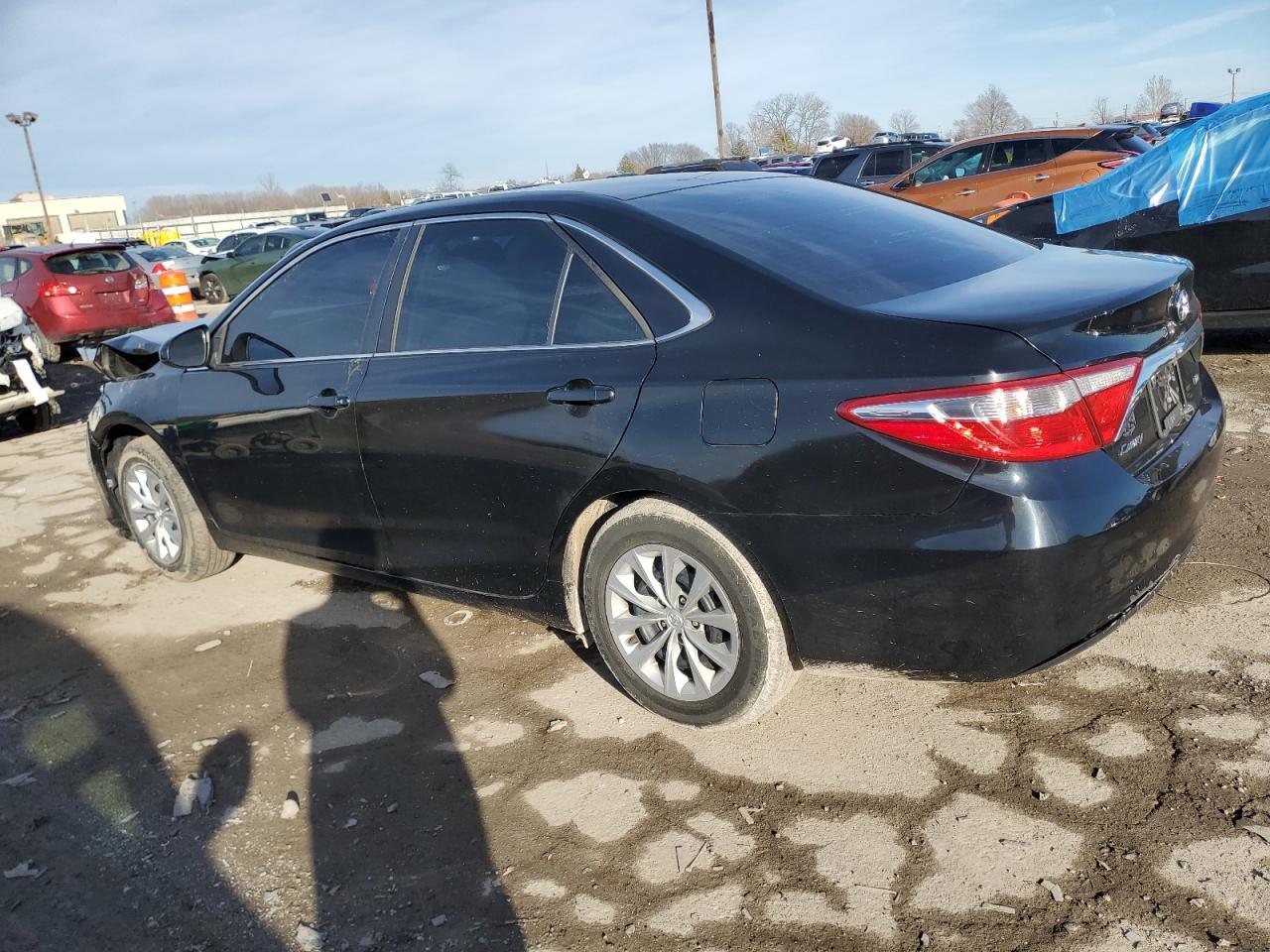 2015 TOYOTA CAMRY LE - Фото 2