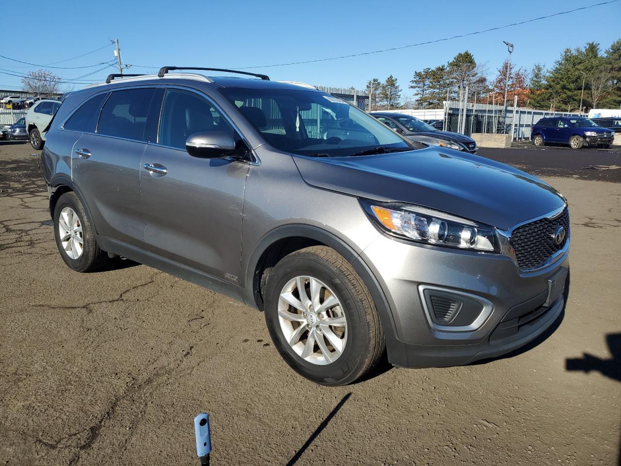 2017 KIA SORENTO LX - Фото 4