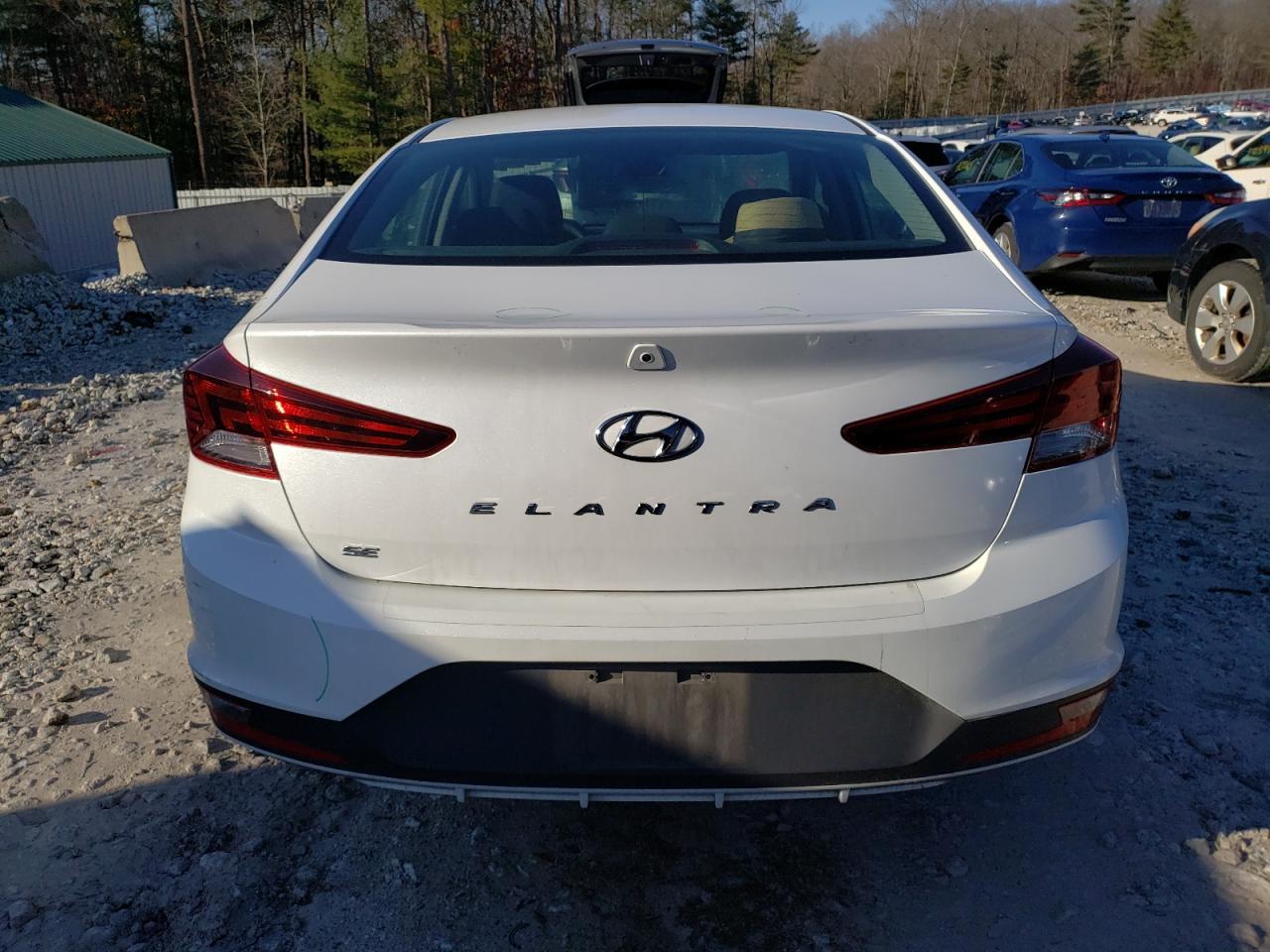 2019 HYUNDAI ELANTRA SE - Image 6