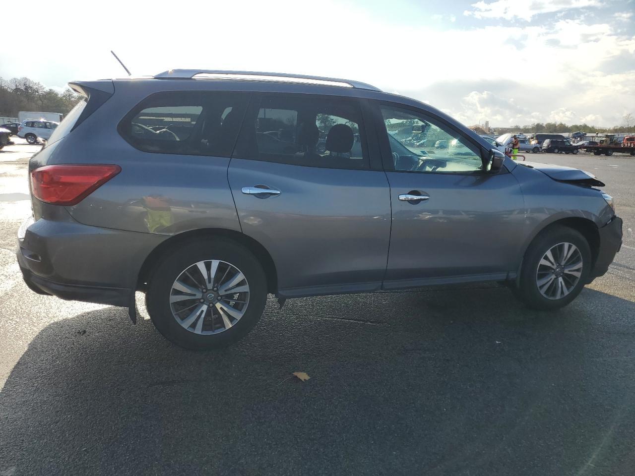 2017 NISSAN PATHFINDER - Image 3