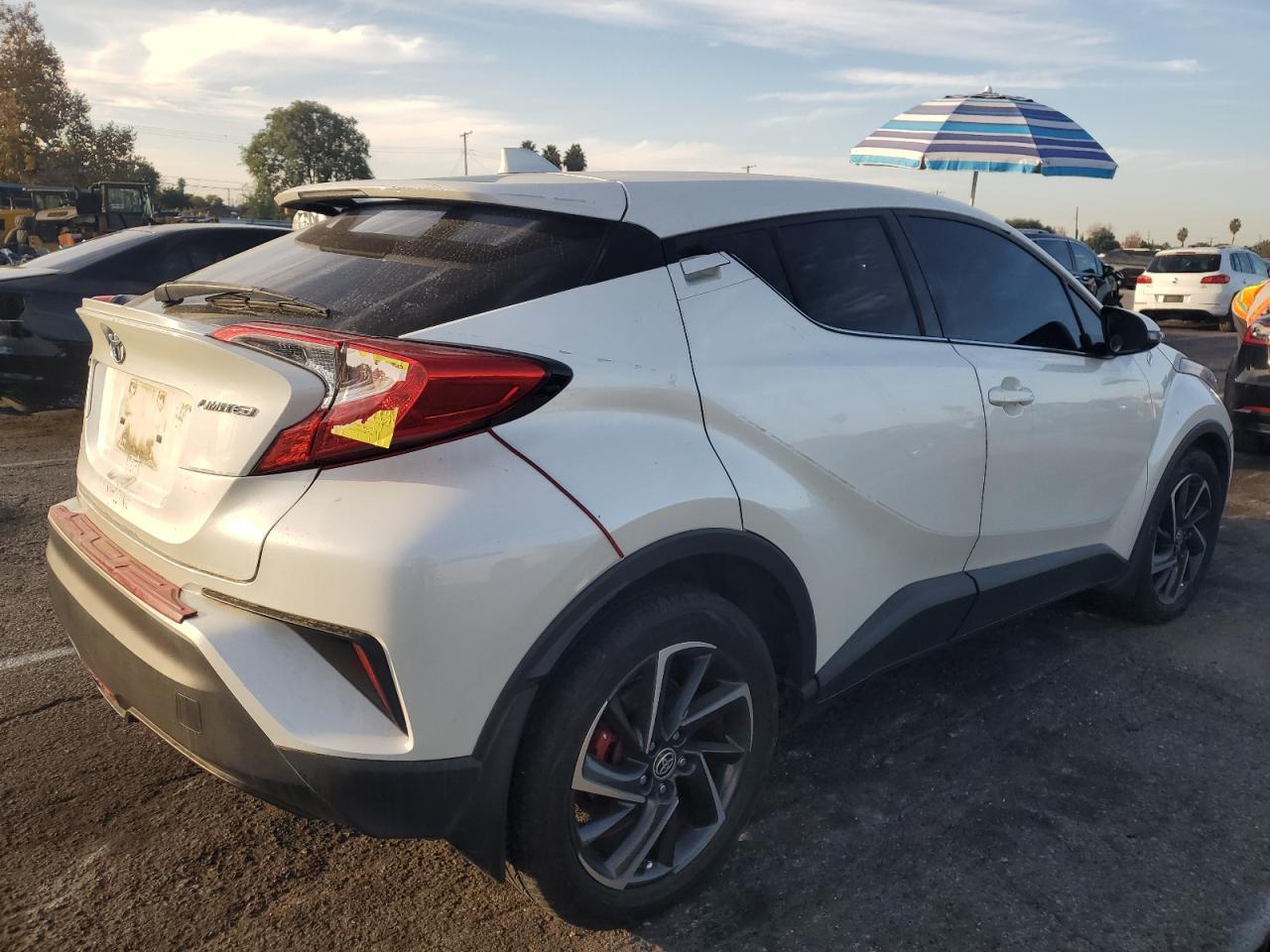 2021 TOYOTA C-HR XLE - Фото 3