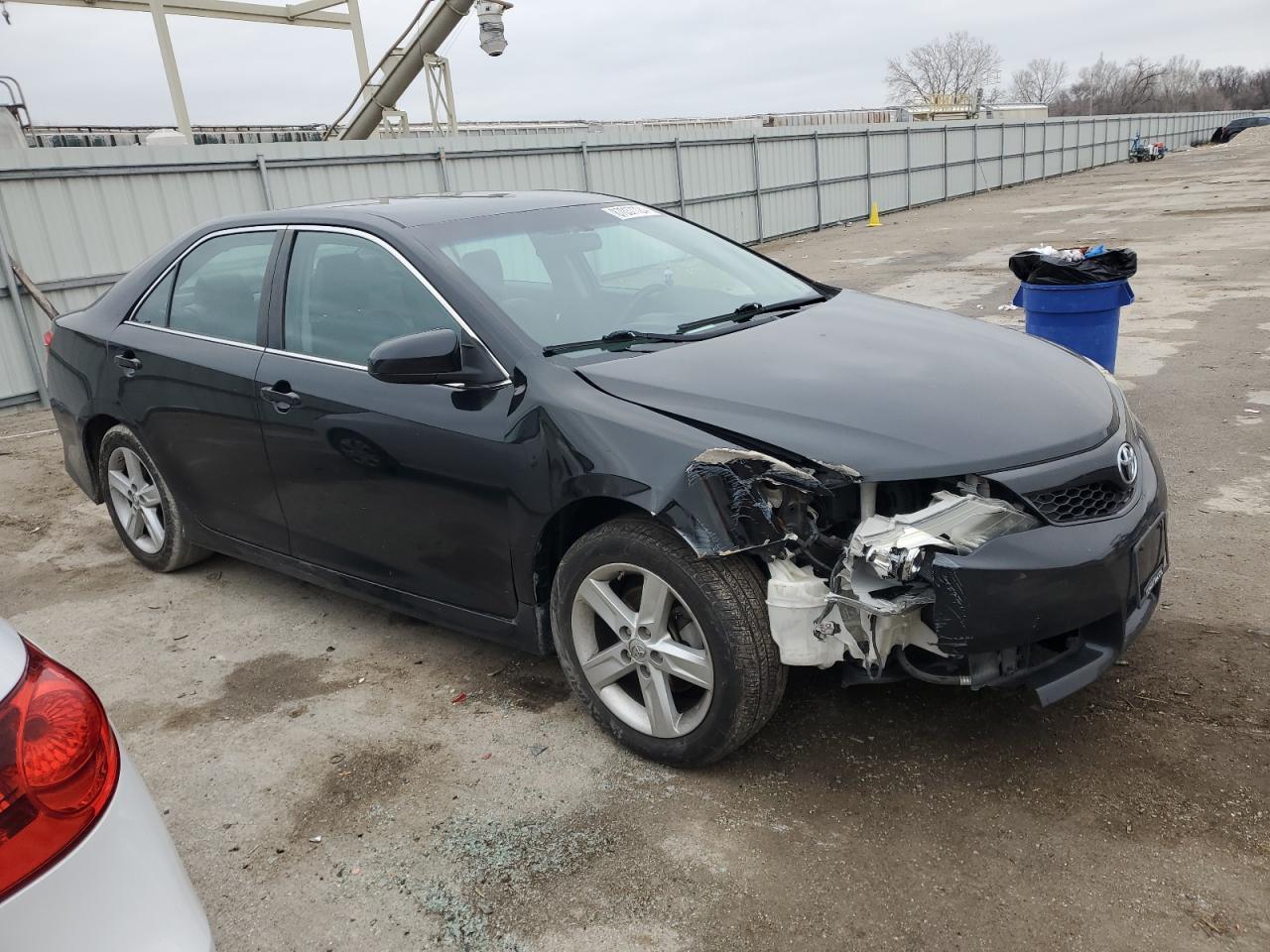 2014 TOYOTA CAMRY L - Image 4